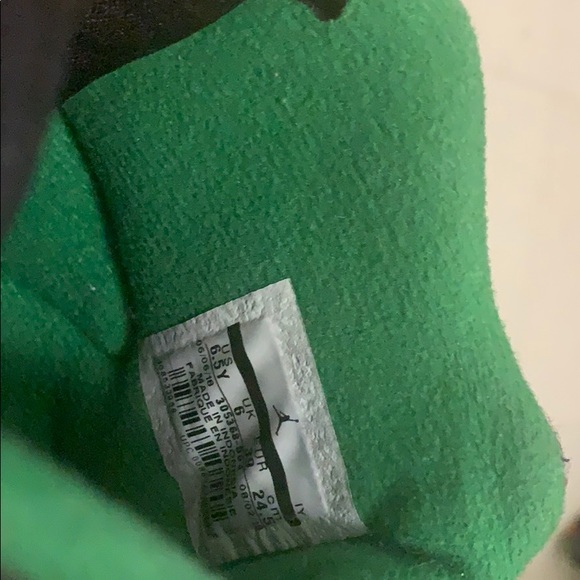 Jordan 8 Retro Tinker Air Raid (GS) - Picture 5 of 7